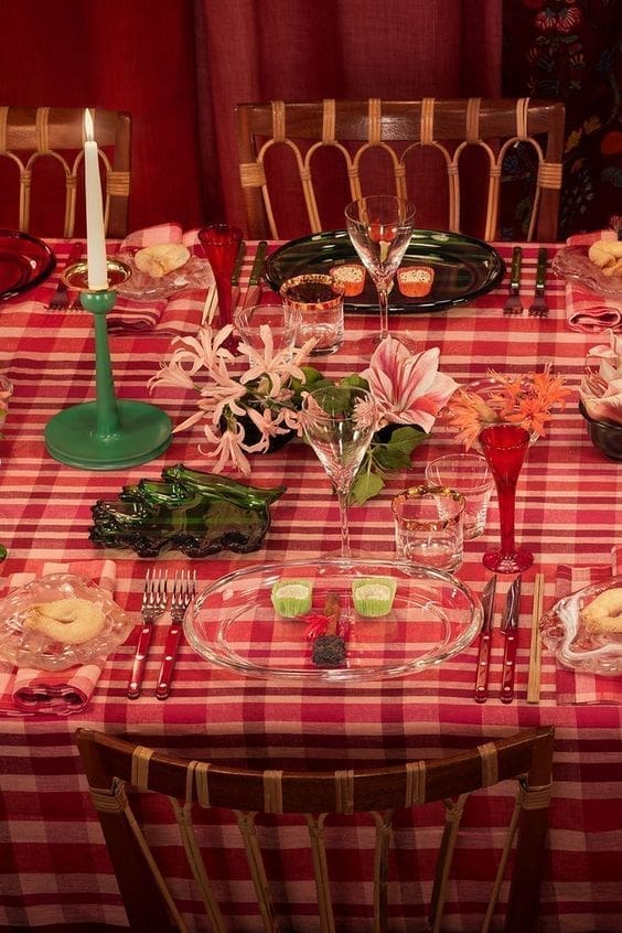The Leaves are Falling, Throw a Friendsgiving Party!